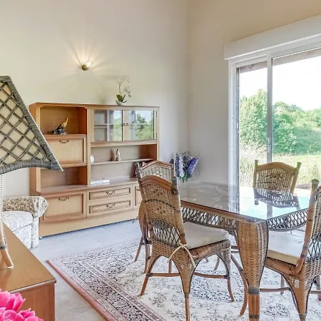 Serene Holiday In Lacapelle-biron With Terrace Dom wakacyjny *