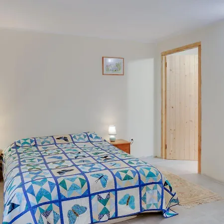 Serene Holiday In Lacapelle-biron With Terrace Dom wakacyjny